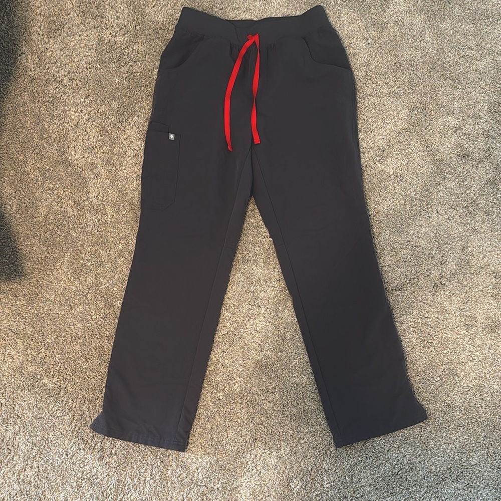 FIGS Women’s Kade Cargo scrub pants - Charcoal/M